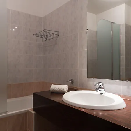 Borghese, The Originals Relais 4* Greoux-les-Bains