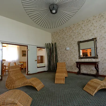 Borghese, The Originals Relais Hotel