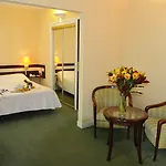 Hotel Borghese, The Originals Relais Greoux-les-Bains