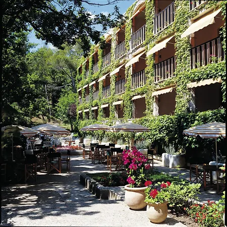 Borghese, The Originals Relais Hotel Gréoux-les-Bains