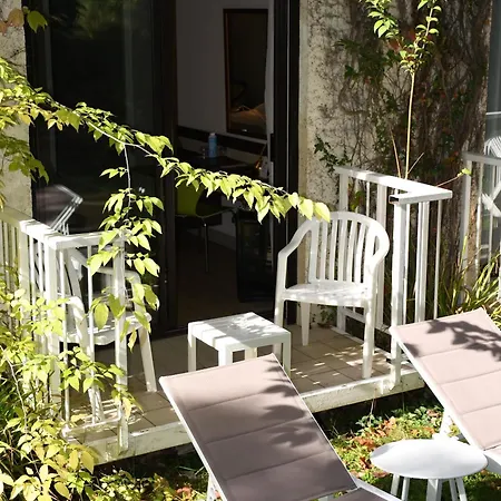 Hotell Borghese, The Originals Relais Gréoux-les-Bains