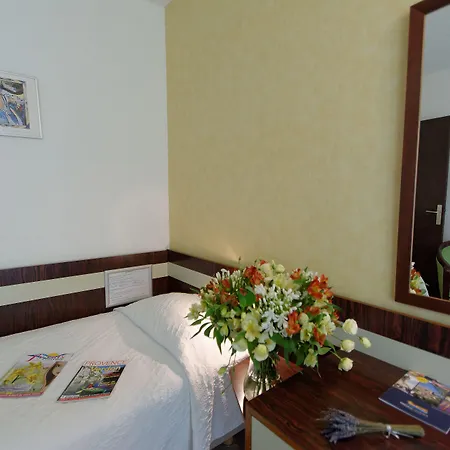 Hotel Borghese, The Originals Relais 4*