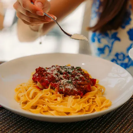 Borghese, The Originals Relais 酒店