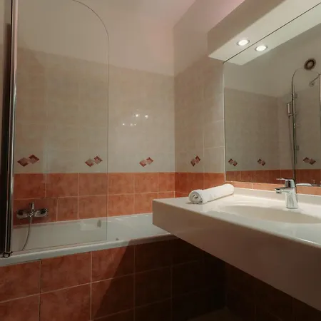 Borghese, The Originals Relais Hotel