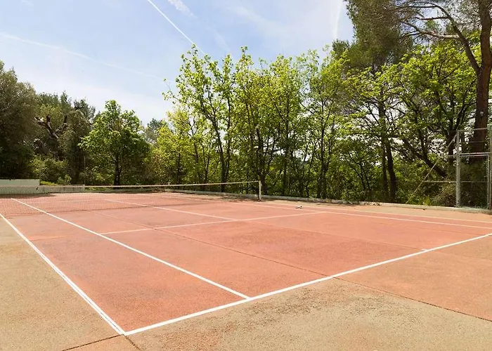 Borghese, The Originals Relais Hotel Greoux-les-Bains