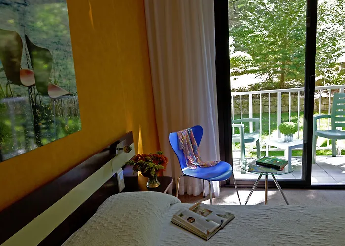 Hotel Borghese, The Originals Relais Gréoux-les-Bains