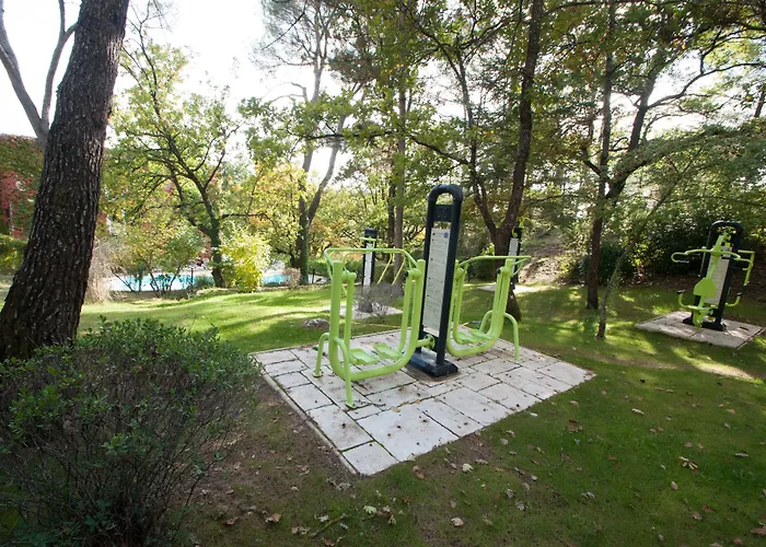 Borghese, The Originals Relais Greoux-les-Bains